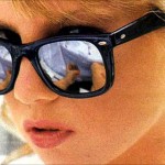 Classic-Girl-With-Sunglasses-Wallpaper