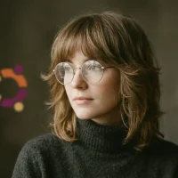 Black ubuntu wallpaper 10 woman portrait dark - 15 Black Ubuntu Wallpapers in HD and 4K