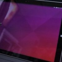 watch-ubuntu-15-04-running-on-microsoft-s-surface-pro-3-tablet.jpg