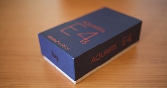 Watch applying the ubuntu touch ota 5 update on bq aquaris e4 5