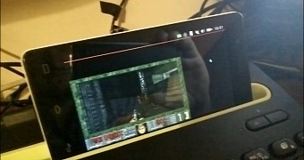Watch doom first person shooter video game running on ubuntu phone