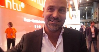 Watch mark shuttleworth talks ubuntu snappy android and arm at mwc 2016