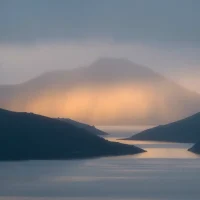 Lake in middle of mountain mist ubuntu logo - 27 Mountain Ubuntu Wallpapers in HD and 4K