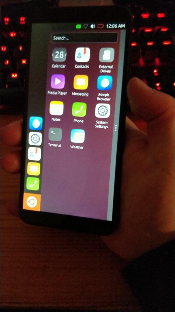 Watch ubuntu touch running on the pinephone open source linux smartphone 527685 3
