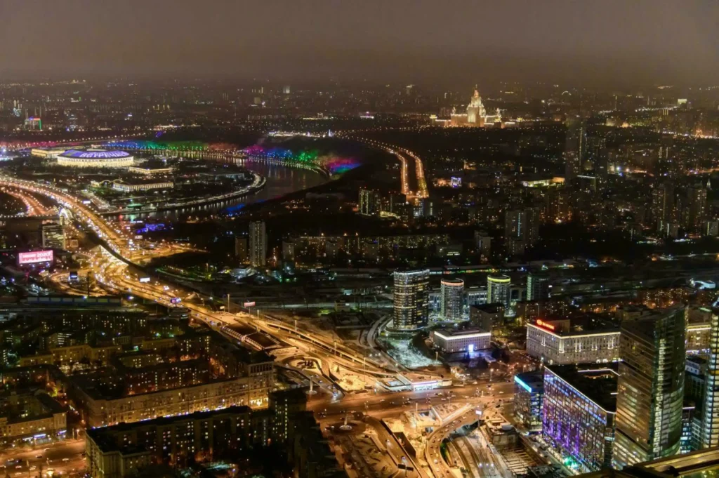 City skyview by roman vizer