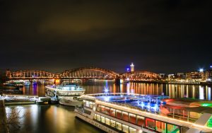 2004 city bridge - Lubuntu 26.04 Wallpapers - Official LXQt Collection
