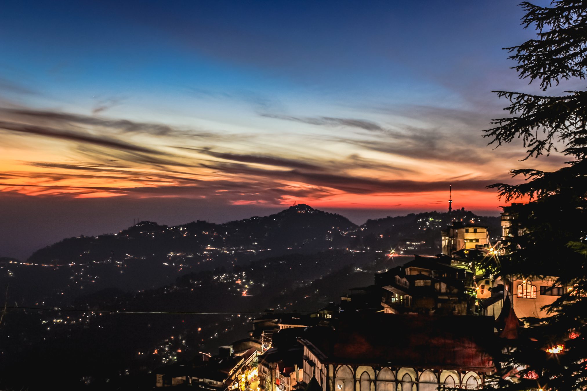 2004 city sky - Lubuntu 26.04 Wallpapers - Official LXQt Collection