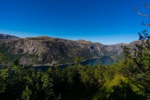 Mountain region - Ubuntu 26.04 Wallpapers - Official Resolute Raccoon Collection