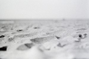 Sand by andre at s xavier - Ubuntu Budgie 26.04 Wallpapers - Official Indigo Collection