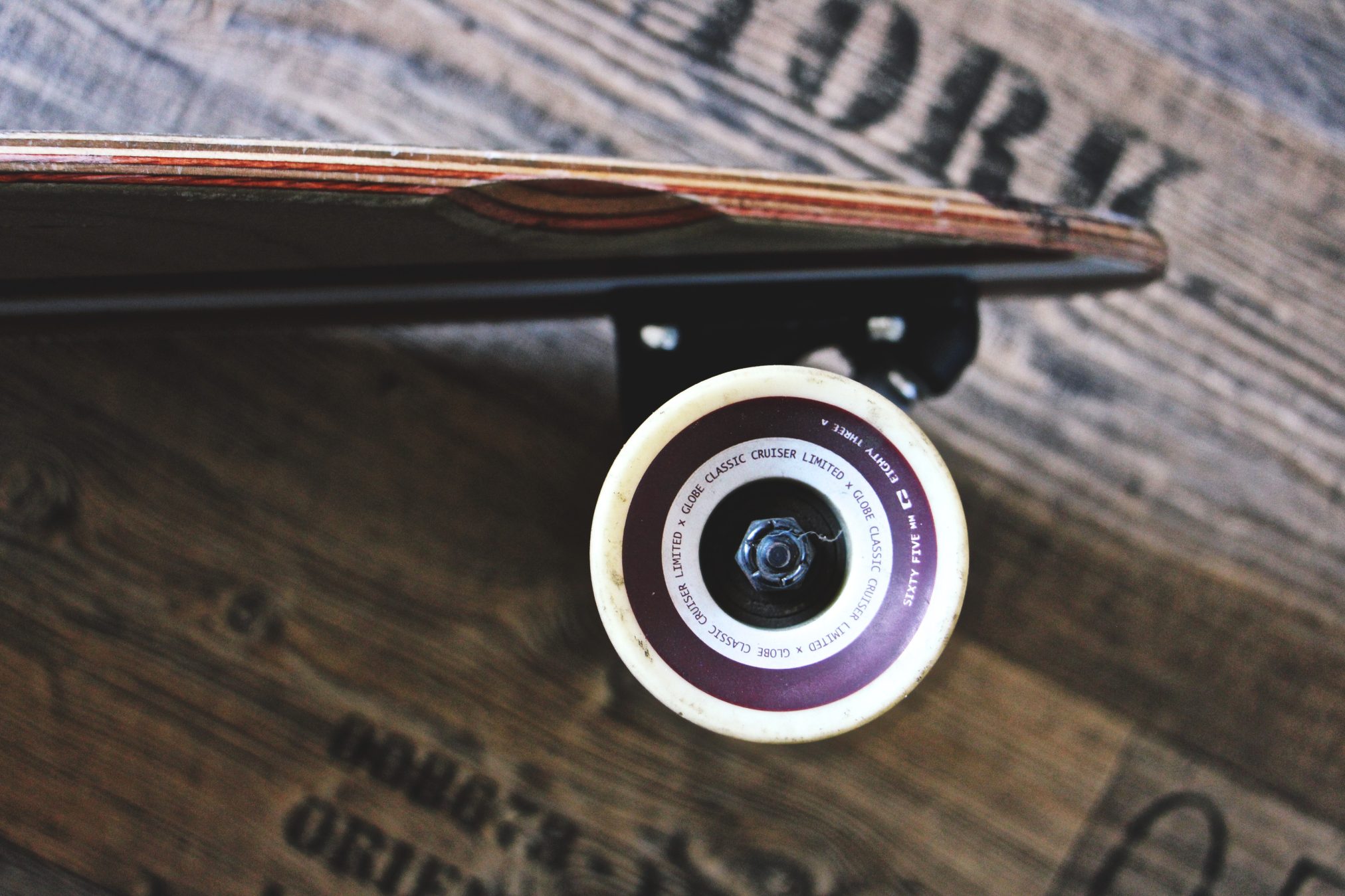 Skateboard by tabea - Ubuntu Budgie 26.04 Wallpapers - Official Indigo Collection