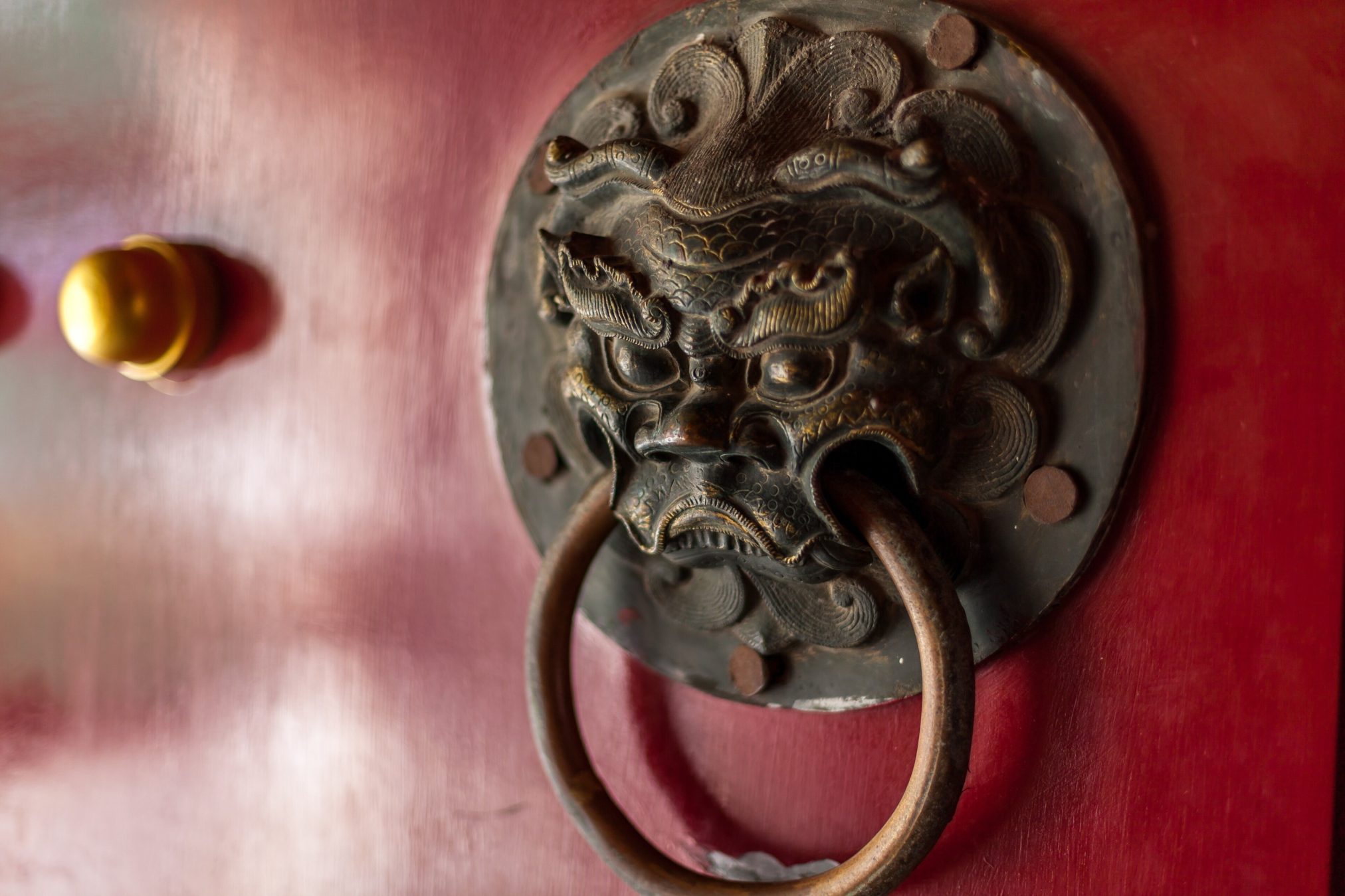 Warrior door handle by mattias andersson - Ubuntu Budgie 26.04 Wallpapers - Official Indigo Collection