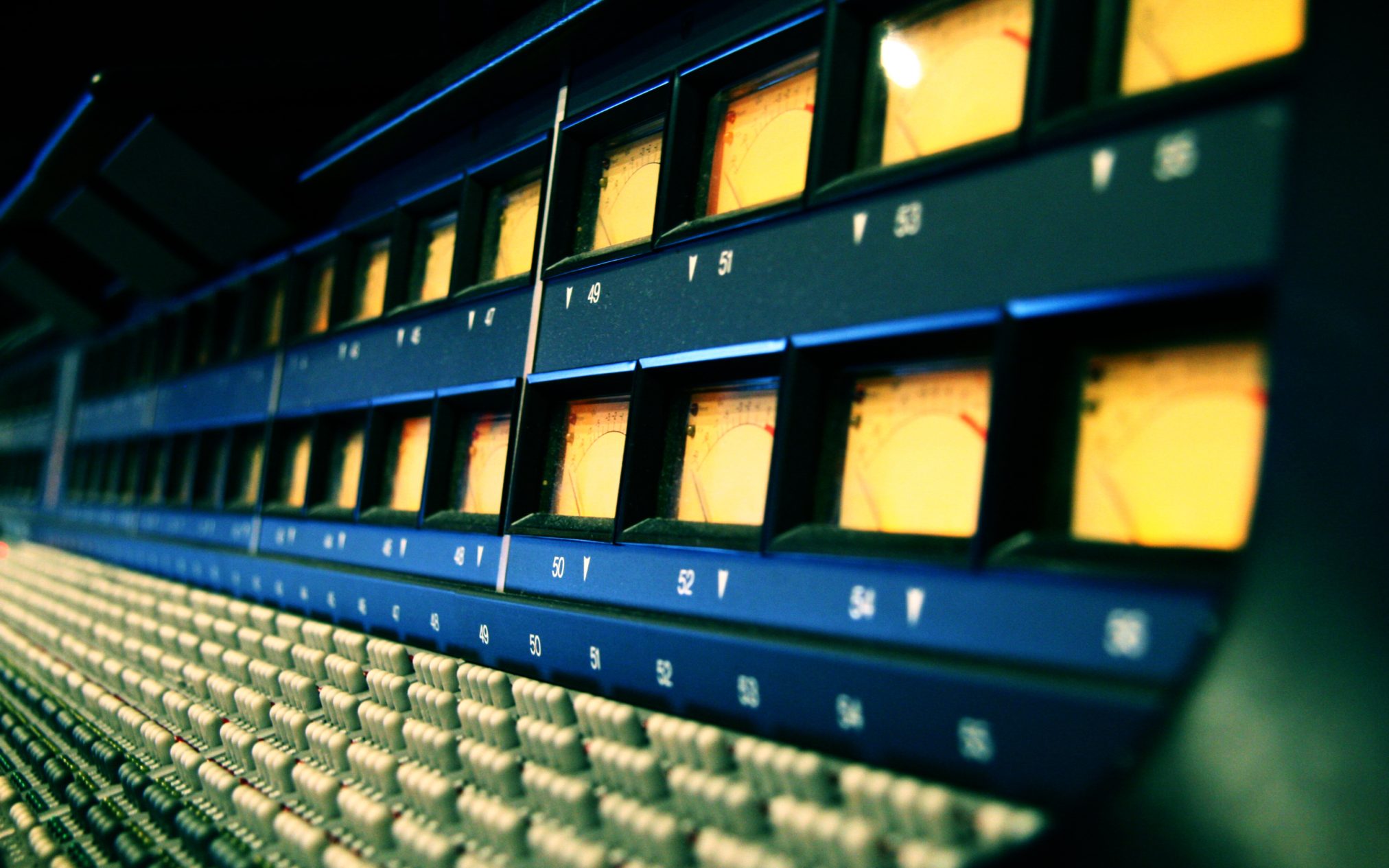 1204 ubuntustudio mixer - Ubuntu Studio 26.04 Wallpapers - Official Collection