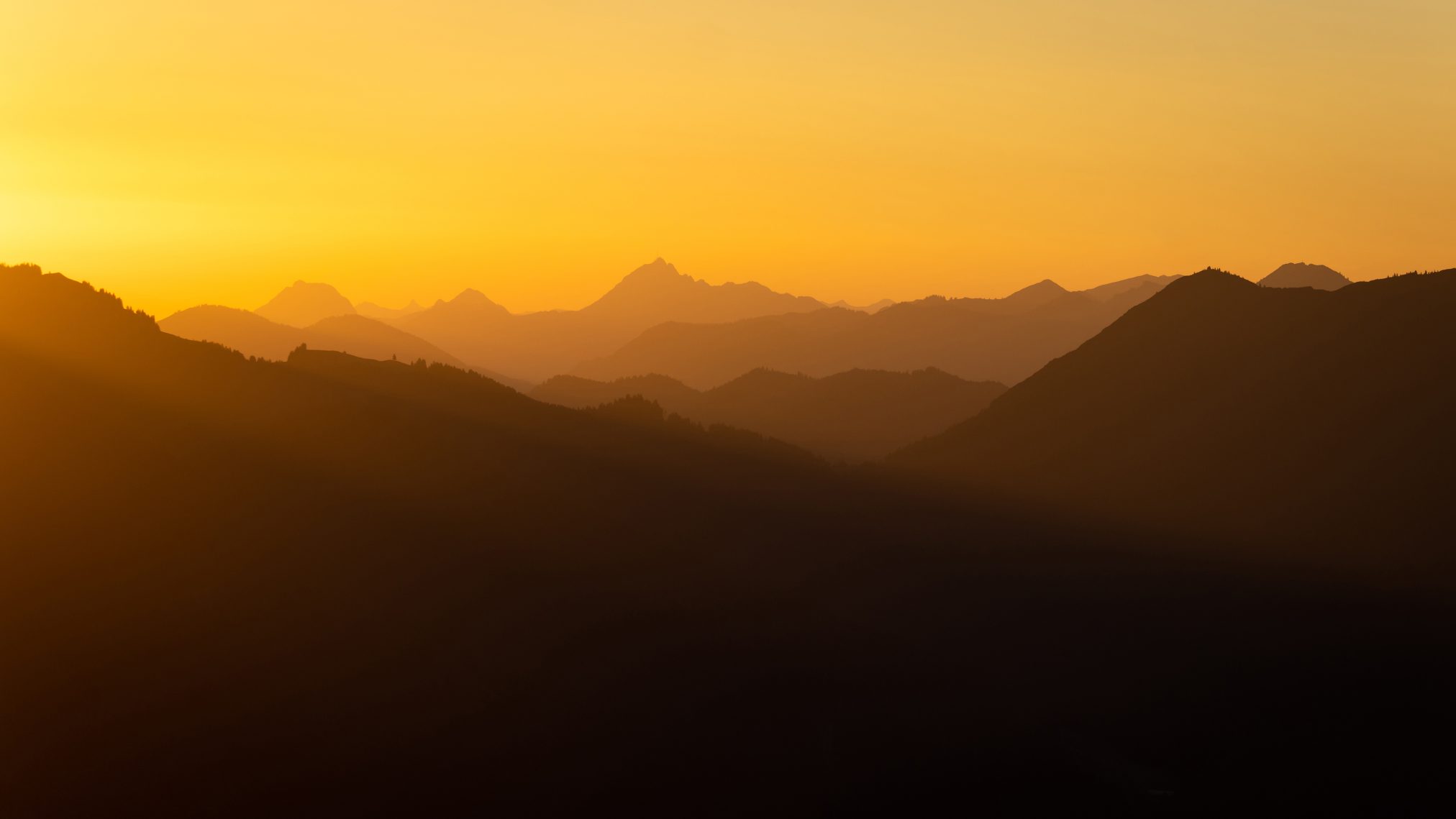 2404 brauneck sunrise - Ubuntu Studio 26.04 Wallpapers - Official Collection