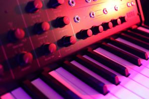 2604 panagiotis falcos synthesizer - Ubuntu Studio 26.04 Wallpapers - Official Collection