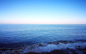 Blue sky and sea - Ubuntu Kylin 26.04 Wallpapers - Official Chinese-Themed Collection