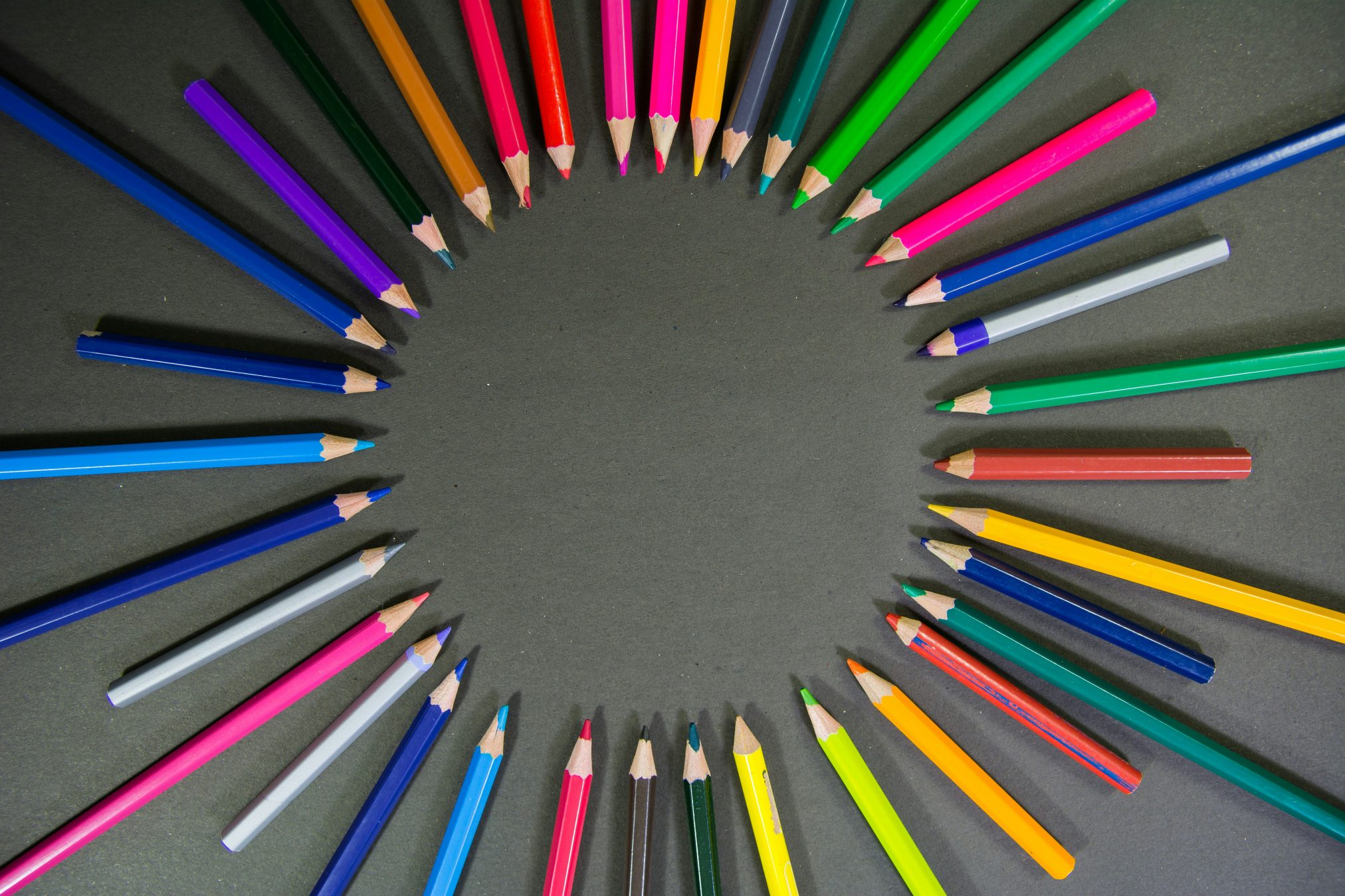 Edubuntu 26.04 gr stocks multi colored pencils on black surface - Edubuntu 26.04 Wallpapers - Official Education-Themed Collection
