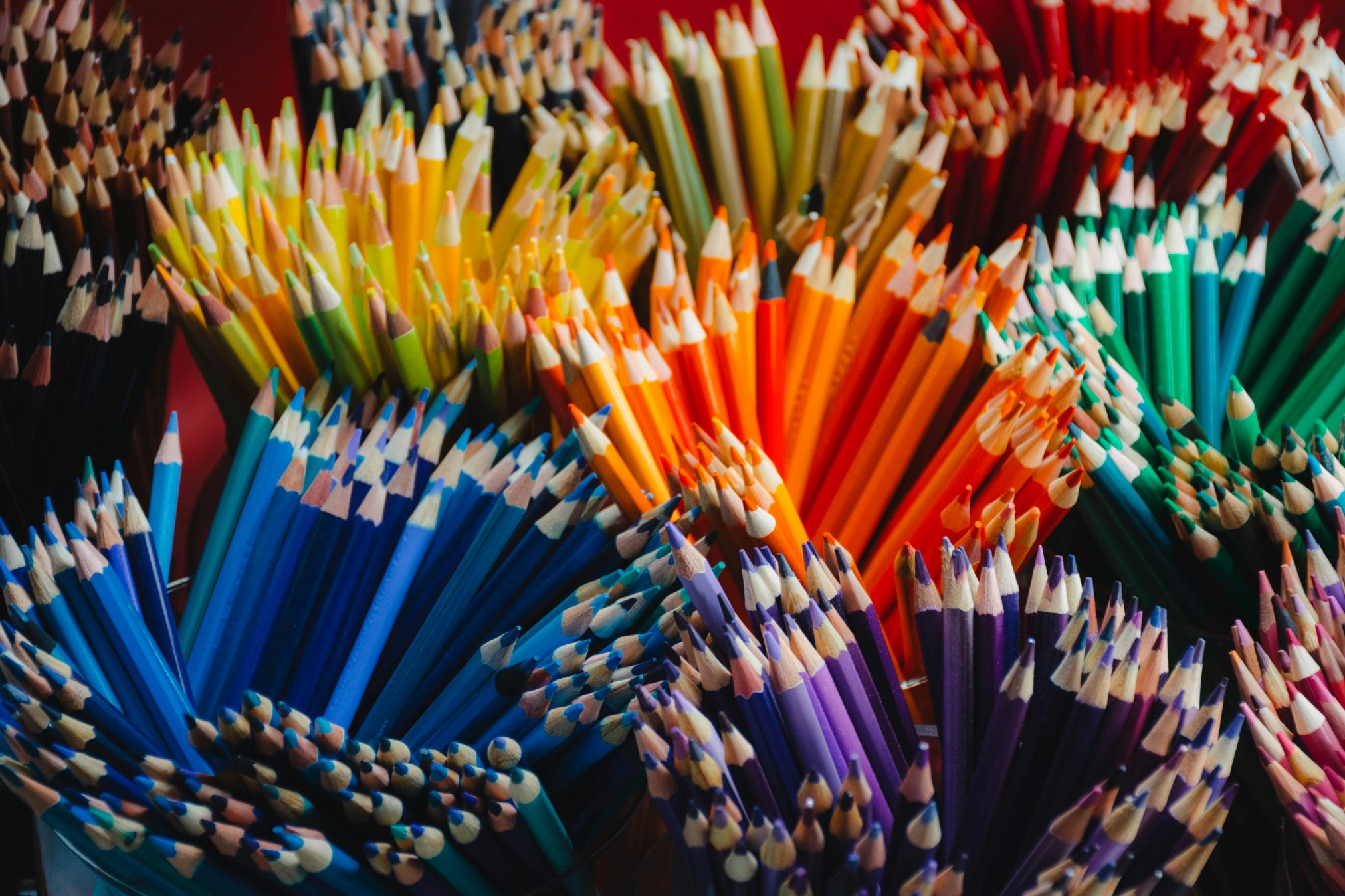 Edubuntu 26.04 lucas george wendt yellow blue red and purple coloring pencils - Edubuntu 26.04 Wallpapers - Official Education-Themed Collection
