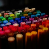Edubuntu 26.04 moises fattel a close up of many different colored crayons