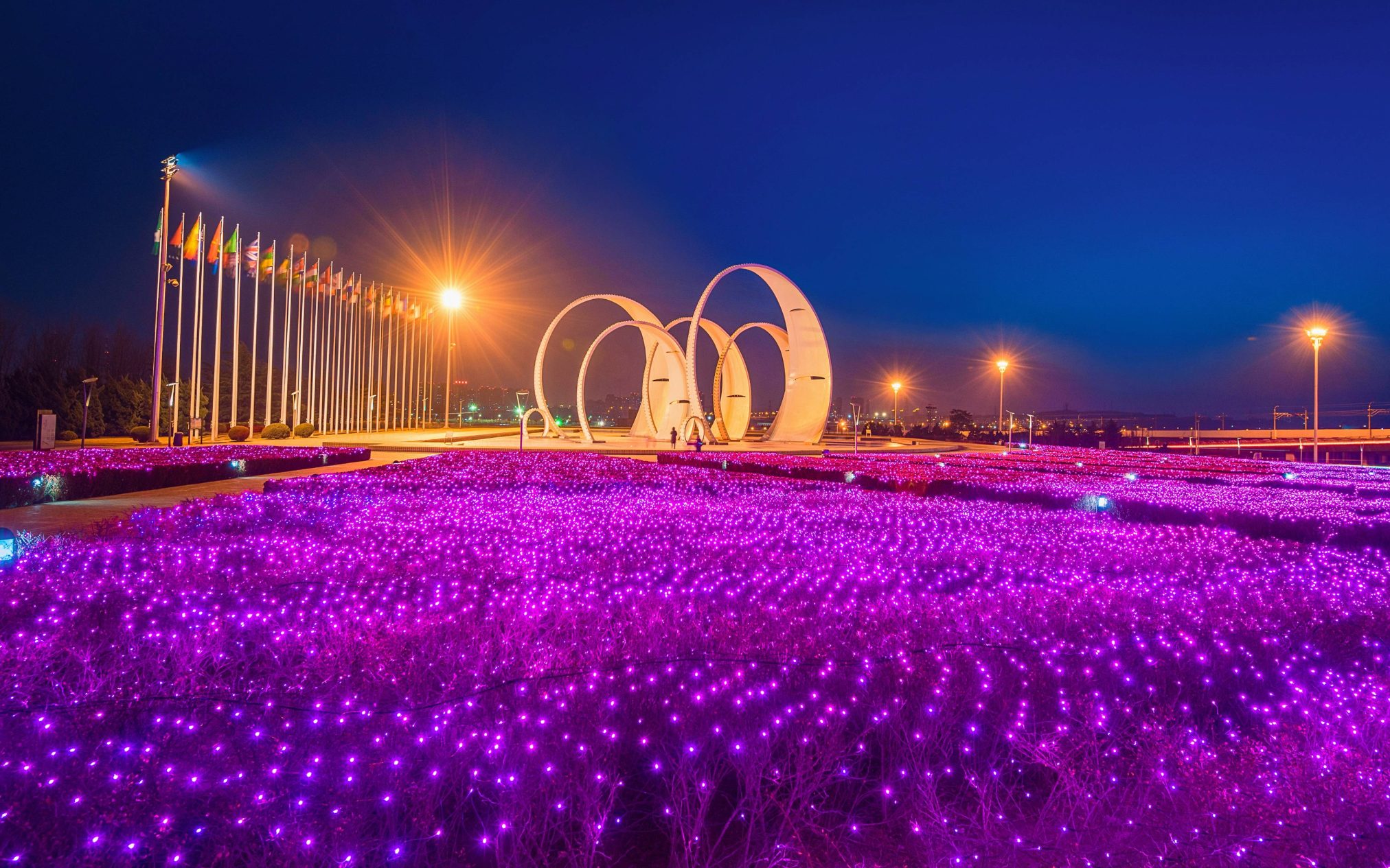 Holiday night - Ubuntu Kylin 26.04 Wallpapers - Official Chinese-Themed Collection