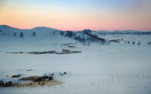 Ice world - Ubuntu Kylin 26.04 Wallpapers - Official Chinese-Themed Collection